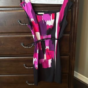 London times size 8 dress!  Small belt and Abstract design!  Bright colors